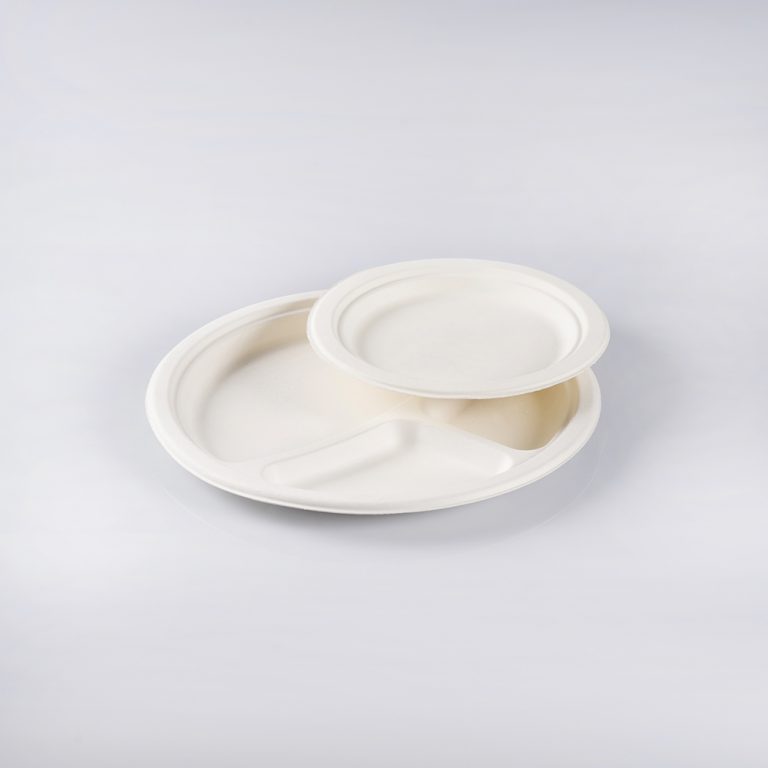 Set di piatti Bio in materiale compostabile, ideali come servizio per gli eventi o le serate tra amici